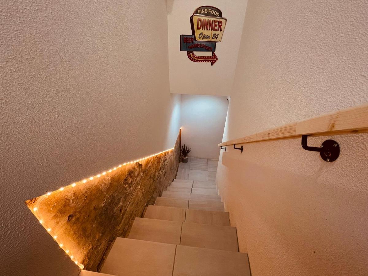 La Cave Aux Lumieres - Proche Centre-Ville - 2 Chambres - Wifi Renaison Dış mekan fotoğraf