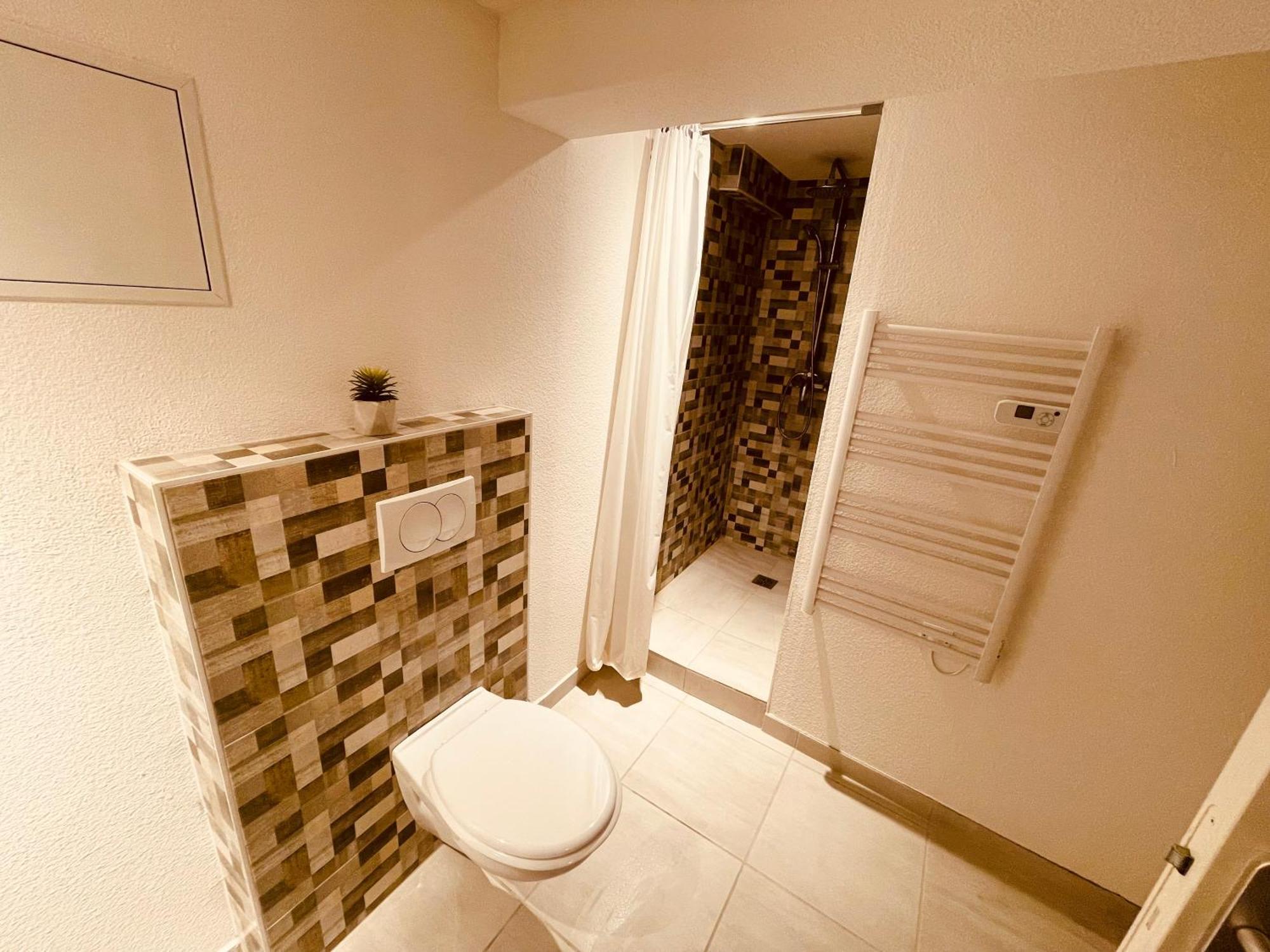 La Cave Aux Lumieres - Proche Centre-Ville - 2 Chambres - Wifi Renaison Dış mekan fotoğraf